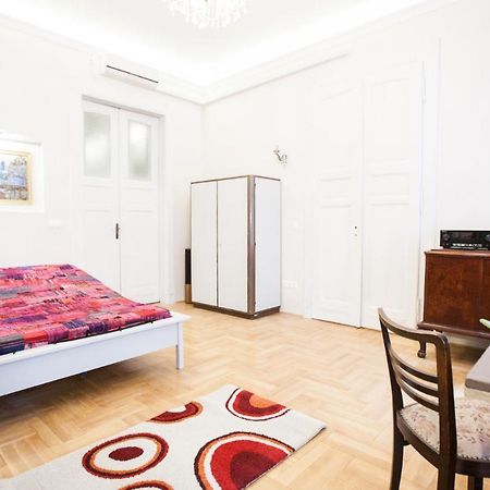 N40 By Small Home Budapest Kültér fotó